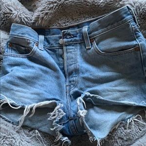 LEVI’S high waisted shorts